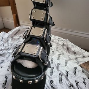 Demonia platform sandal